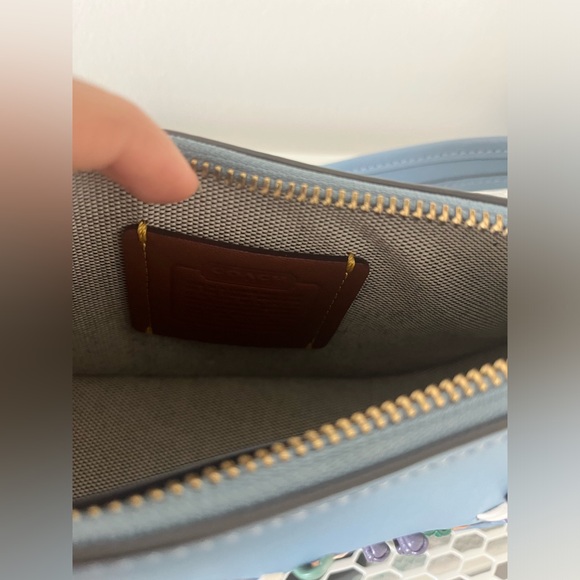 SOLD!!! Coach Swinger 20 With Floral Embroidery - Picture 7 of 10